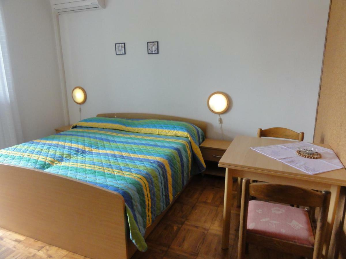 Nice And Cozy Apartment Ferry In Medulin Exteriör bild
